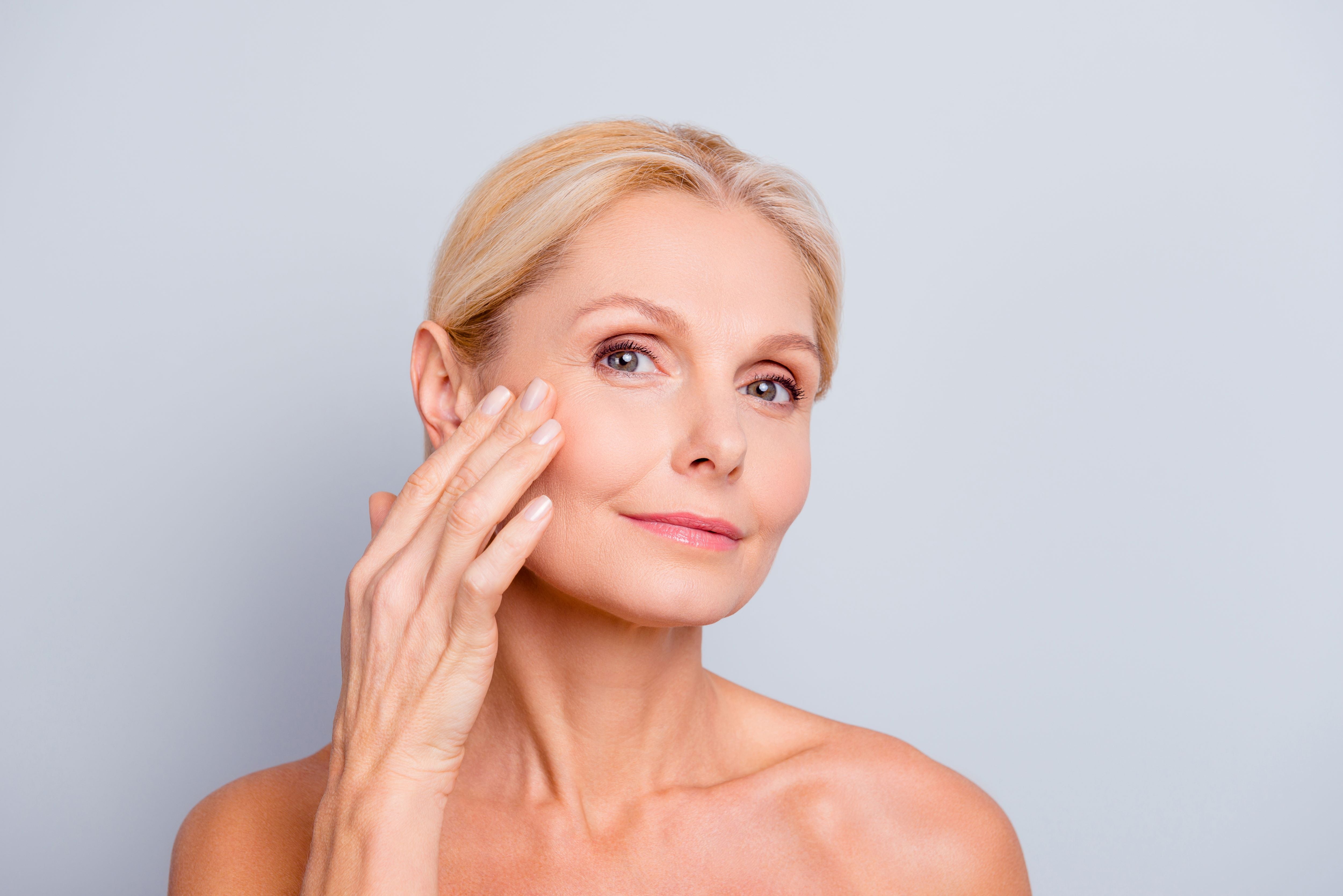Dual-Action Face Primer (Vitamin C Hyaluronic Acid) , Monica Ann Beauty; Travel Size Foundation Primer